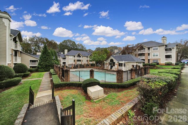 5007 Sharon Road E, Charlotte, NC 28210