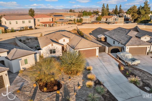 3924 Majorca Court, Bakersfield, CA 93306