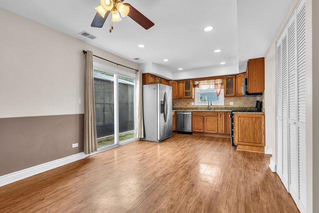 602 Oswego Drive, Carol Stream, IL 60188