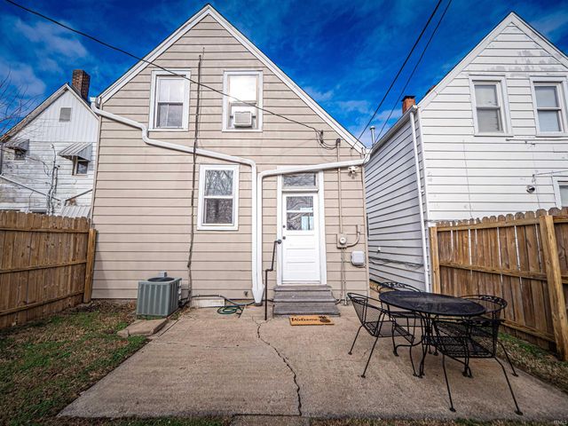 2112 W Delaware Street, Evansville, IN 47712