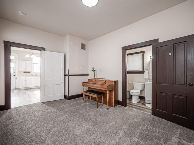 2112 W Delaware Street, Evansville, IN 47712