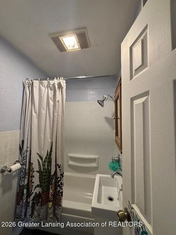 712 Glendale Avenue, Lansing, MI 48910