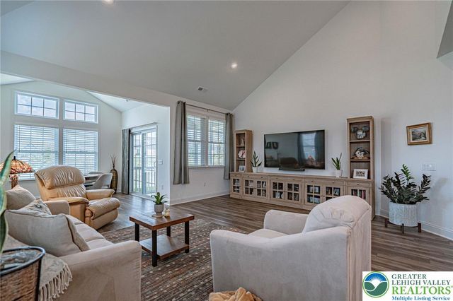 3715 Founders XING, Bethlehem Twp, PA 18045