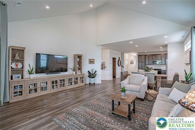 3715 Founders XING, Bethlehem Twp, PA 18045