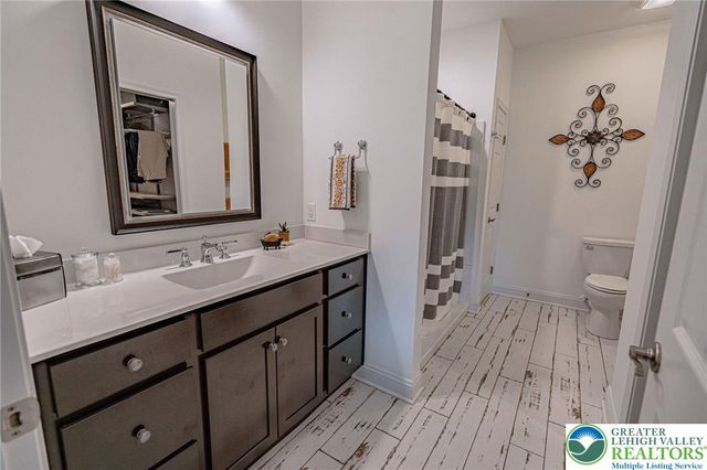 3715 Founders XING, Bethlehem Twp, PA 18045