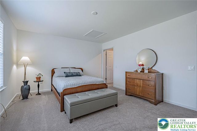 3715 Founders XING, Bethlehem Twp, PA 18045