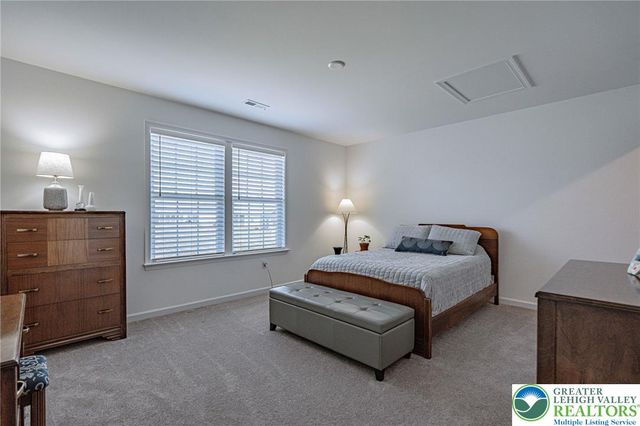 3715 Founders XING, Bethlehem Twp, PA 18045