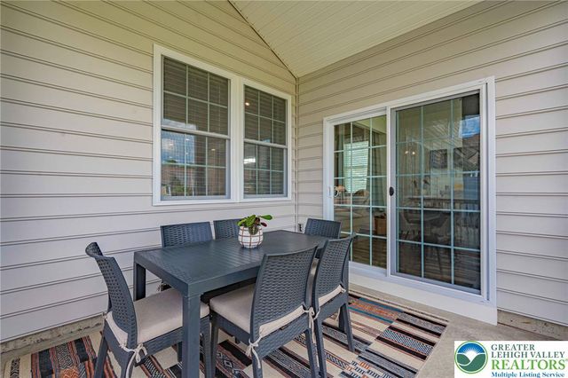 3715 Founders XING, Bethlehem Twp, PA 18045