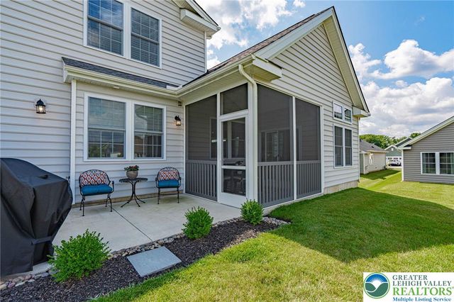 3715 Founders XING, Bethlehem Twp, PA 18045