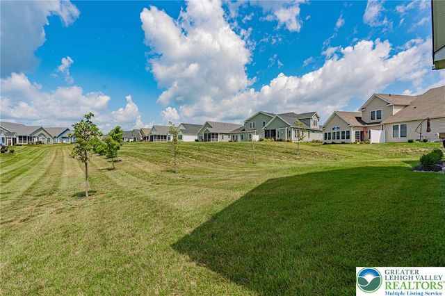 3715 Founders XING, Bethlehem Twp, PA 18045