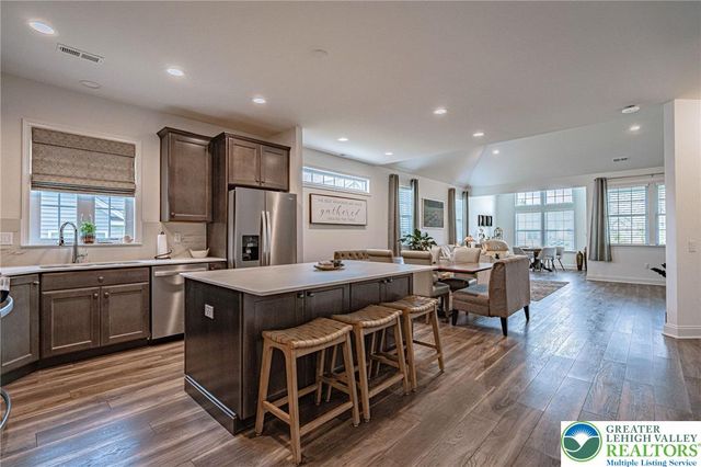 3715 Founders XING, Bethlehem Twp, PA 18045