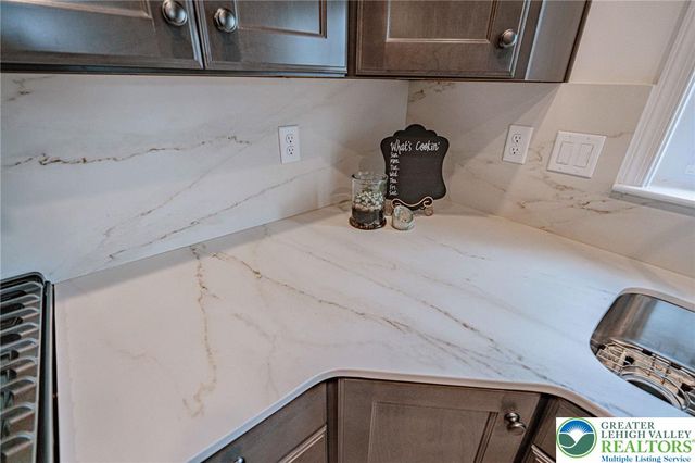 3715 Founders XING, Bethlehem Twp, PA 18045