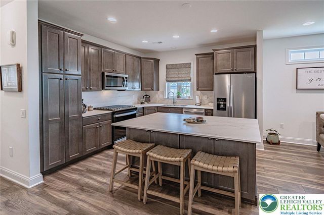 3715 Founders XING, Bethlehem Twp, PA 18045