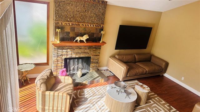 5711 Owensmouth 109, Woodland Hills, CA 91367
