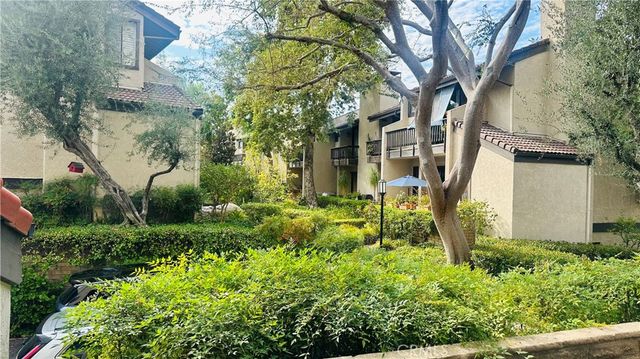 5711 Owensmouth 109, Woodland Hills, CA 91367