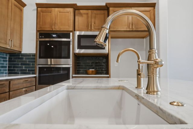 4214 Summit Place, San Antonio, TX 78257