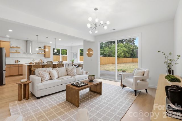 2822 Dogwood Avenue, Charlotte, NC 28206
