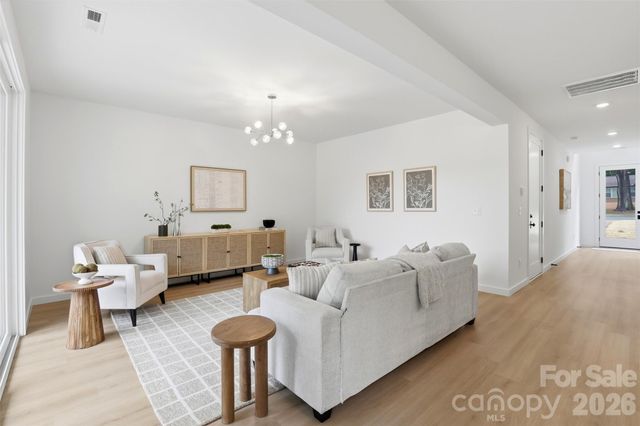 2822 Dogwood Avenue, Charlotte, NC 28206