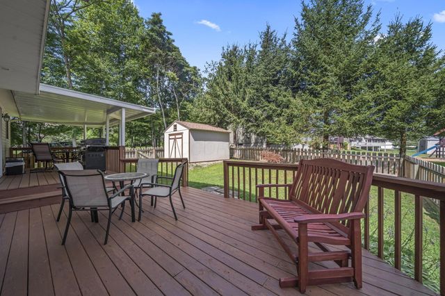 334 Glenridge Circle, Howard, OH 43028