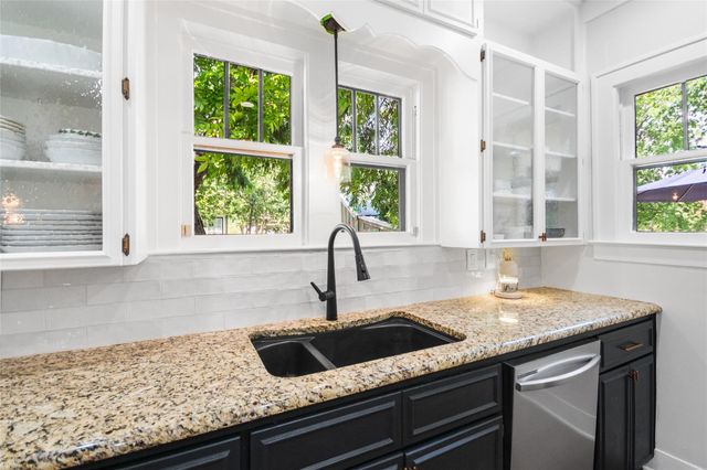 603 E Liberty Ave, Round Rock, TX 78664