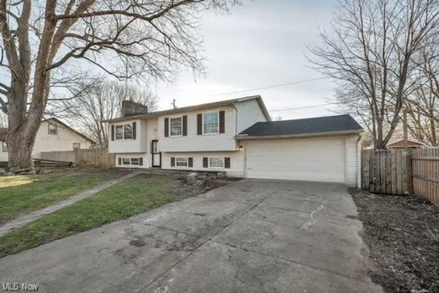1548 Rosena Avenue, Madison, OH 44057