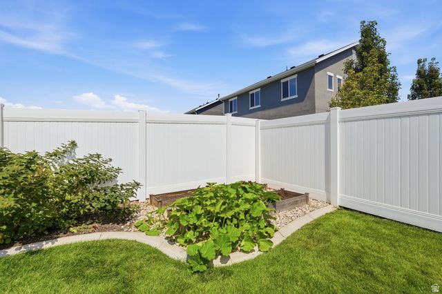 1644 W RED PINE DR, Syracuse, UT 84075