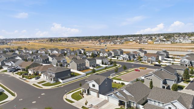 1644 W RED PINE DR, Syracuse, UT 84075