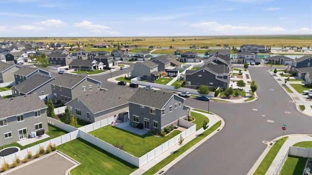 1644 W RED PINE DR, Syracuse, UT 84075