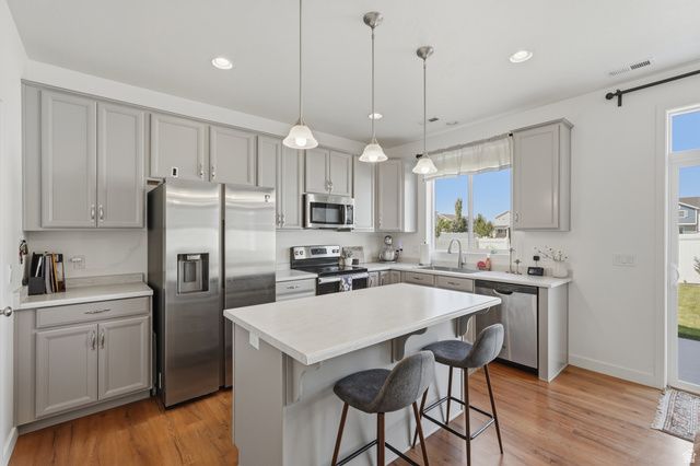 1644 W RED PINE DR, Syracuse, UT 84075