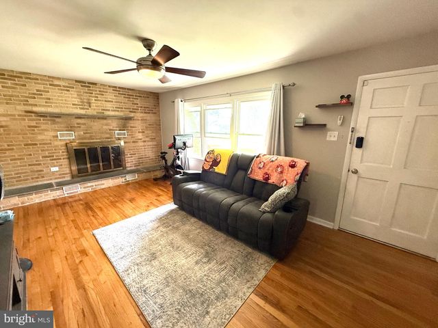 879 BROADFIELD DR, Newark, DE 19713