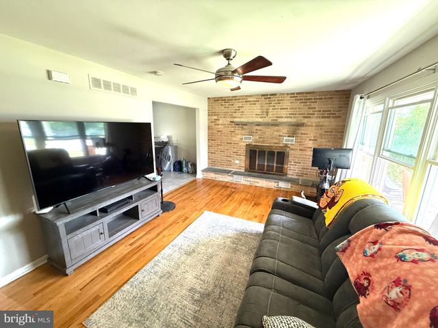 879 BROADFIELD DR, Newark, DE 19713