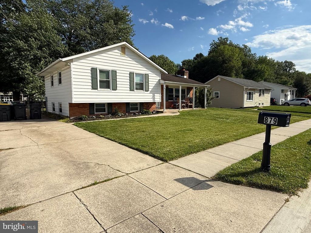 879 BROADFIELD DR, Newark, DE 19713