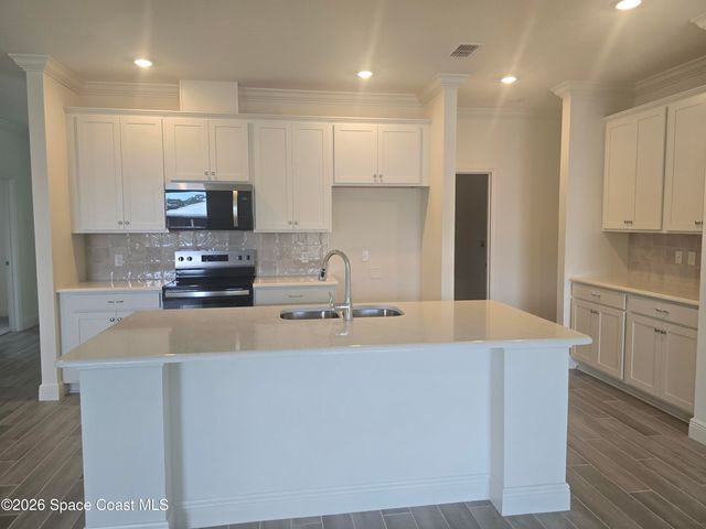 947 Braddock Avenue SE, Palm Bay, FL 32909