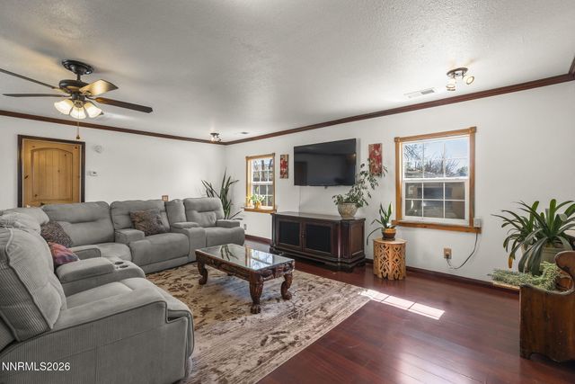 5660 Igloo Drive, Sun Valley, NV 89433