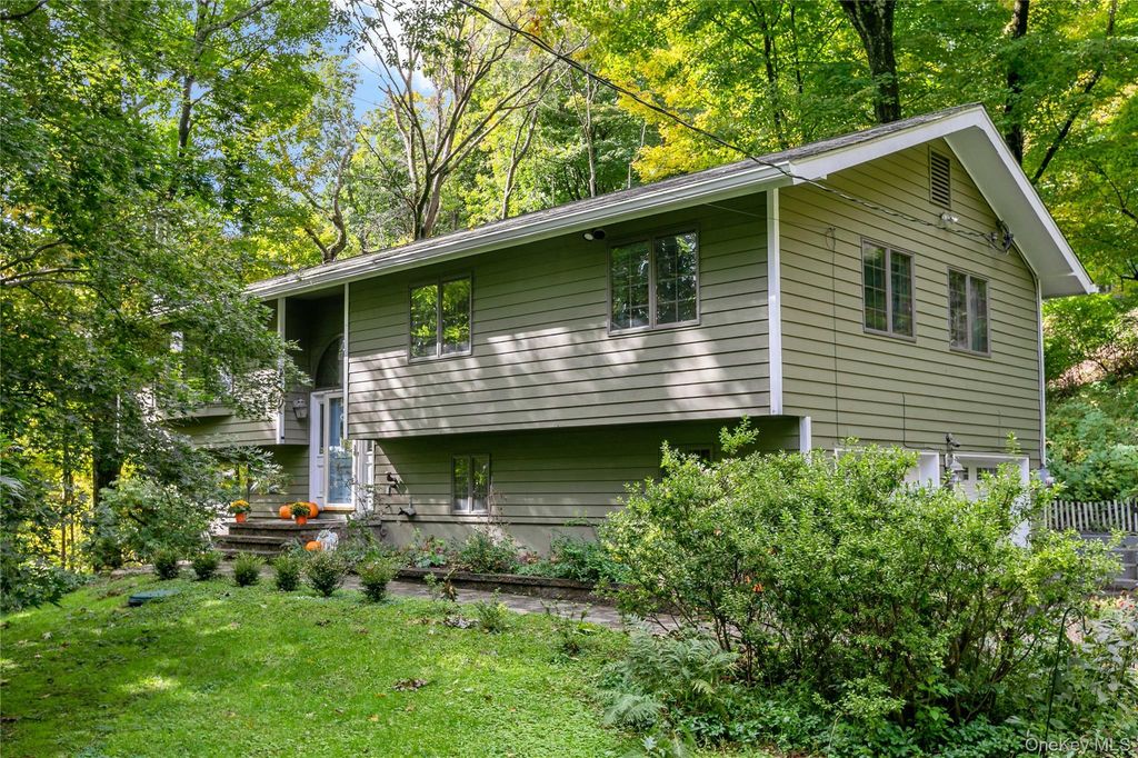 999 Cliff Avenue, Yorktown Heights, NY 10598