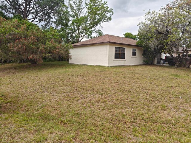 410 Fernandina Street NW, Palm Bay, FL 32907