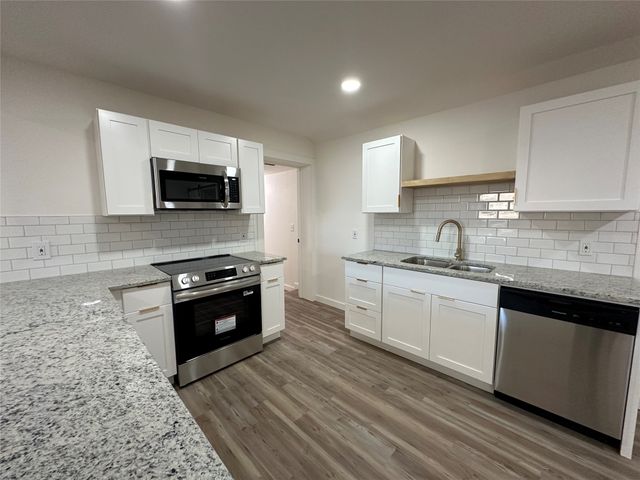 900 W Wrights Avenue, Comanche, TX 76442