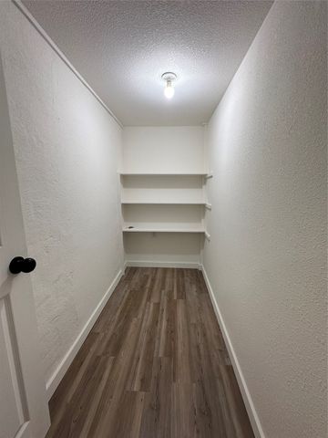 900 W Wrights Avenue, Comanche, TX 76442