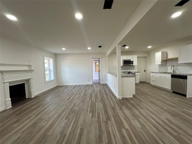 900 W Wrights Avenue, Comanche, TX 76442