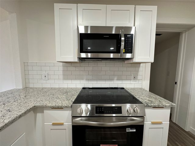 900 W Wrights Avenue, Comanche, TX 76442