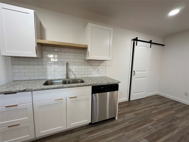 900 W Wrights Avenue, Comanche, TX 76442