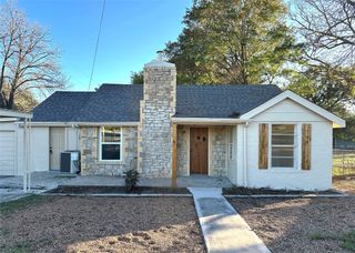 900 W Wrights Avenue, Comanche, TX 76442