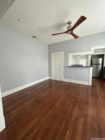 143 E Woodlawn Ave W, San Antonio, TX 78212