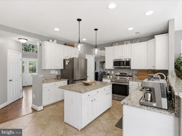 2856 MYRTLEWOOD DR, Dumfries, VA 22026