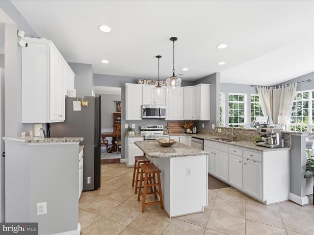 2856 MYRTLEWOOD DR, Dumfries, VA 22026