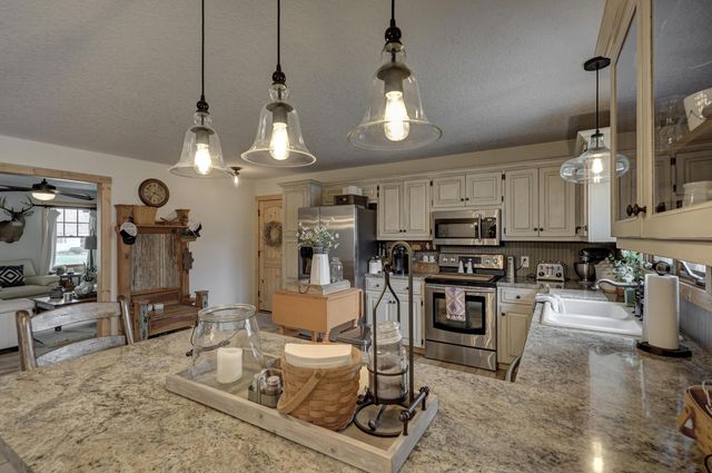 2032 Alison Street, Carthage, MO 64836