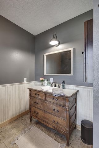 2032 Alison Street, Carthage, MO 64836