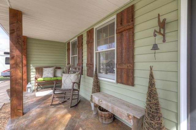 2032 Alison Street, Carthage, MO 64836