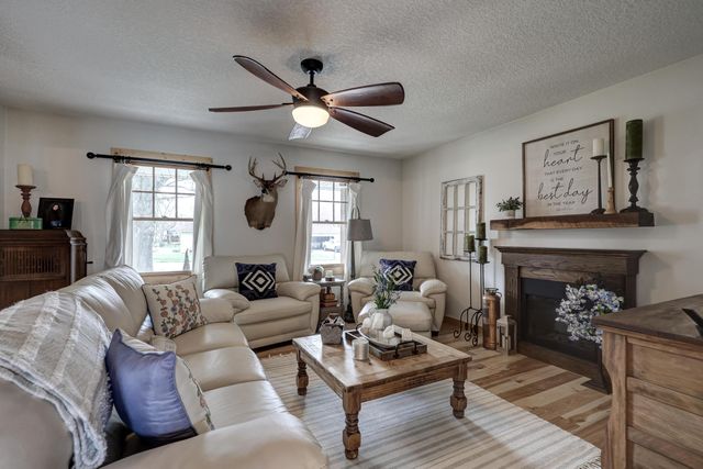 2032 Alison Street, Carthage, MO 64836