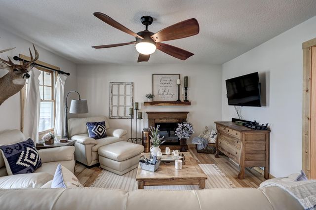 2032 Alison Street, Carthage, MO 64836